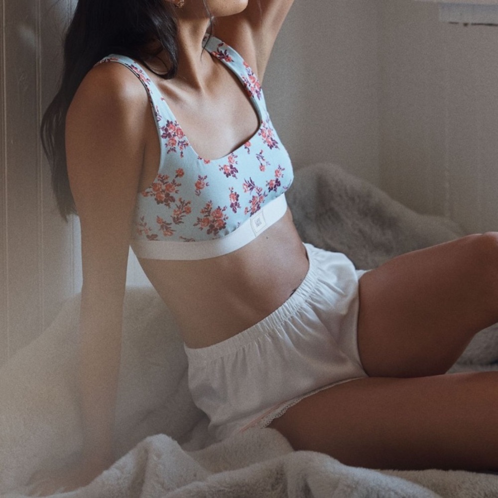 Lyre Bird Floral Scoop Bralette in Light Blue Floral Size Xl